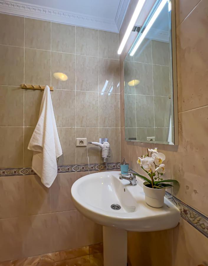 Apartment 100 M From The Beach Arinaga Bagian luar foto
