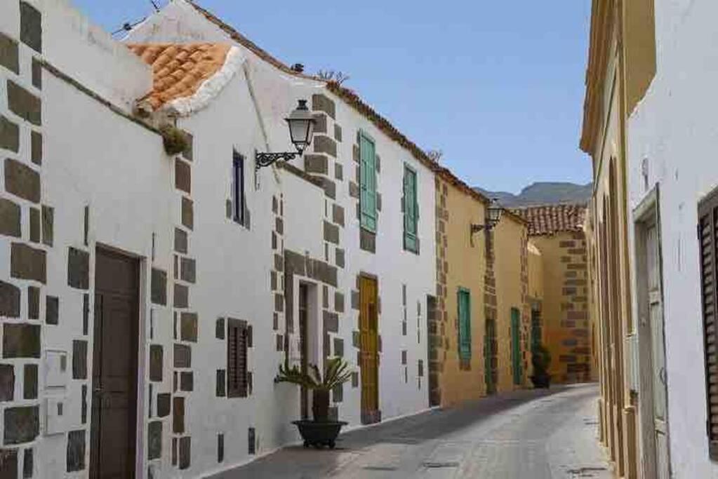 Apartment 100 M From The Beach Arinaga Bagian luar foto